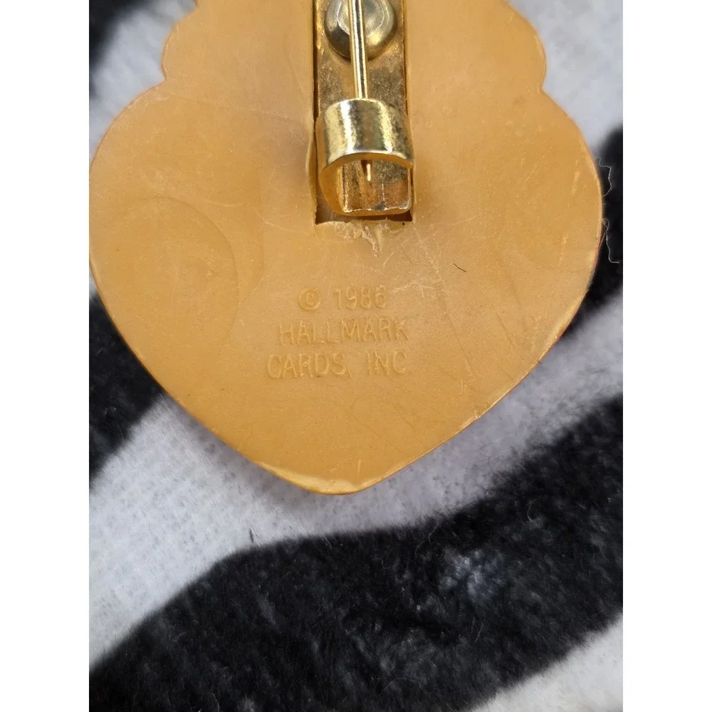 Hallmark vintage pin